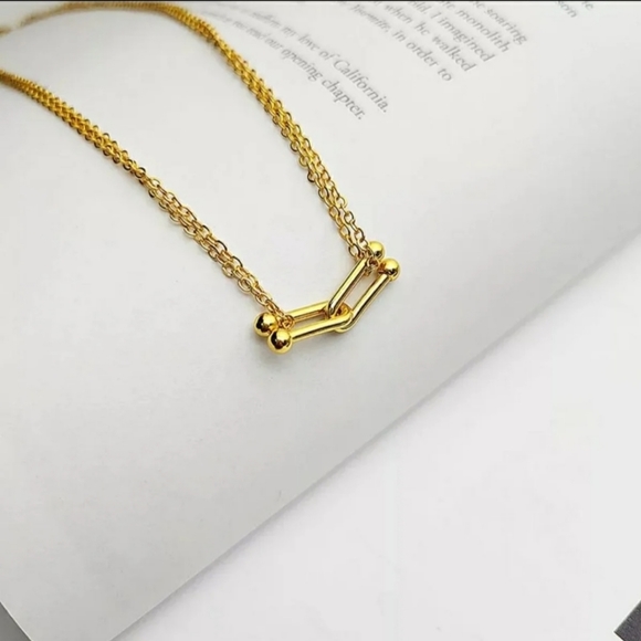 Jewelry - Gold Buckle Pendant Necklace